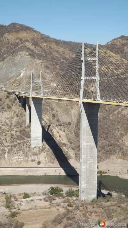 Fotos de Tula Del Río, Guerrero: Puente Mezcala sobre el Río Balsas. Marzo/2015