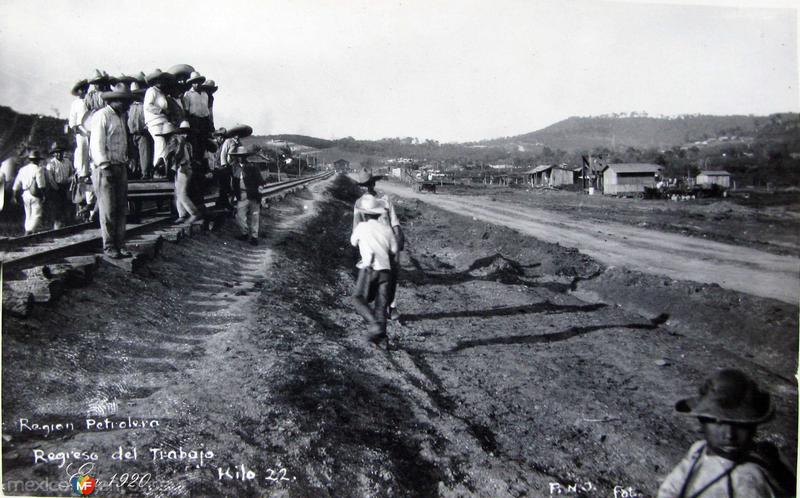 Fotos de Zacamixtle, Veracruz: REGION PETROLERA ESCENA COTIDIANA EN 1920