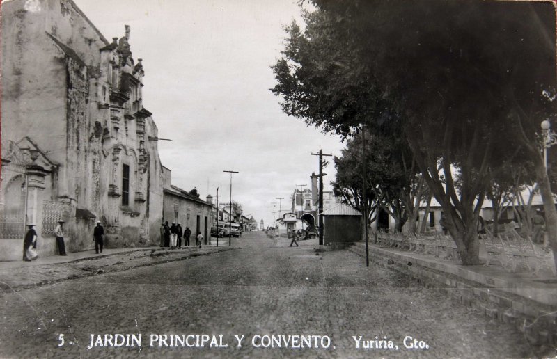 Fotos de Yuriria, Guanajuato: JARDIN PRINCIPAL Y CONVENTO