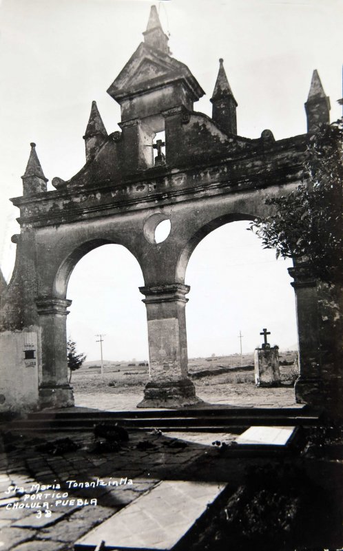 Fotos de Santa María Tonantzintla, Puebla: PORTICO DE LA IGLESIA