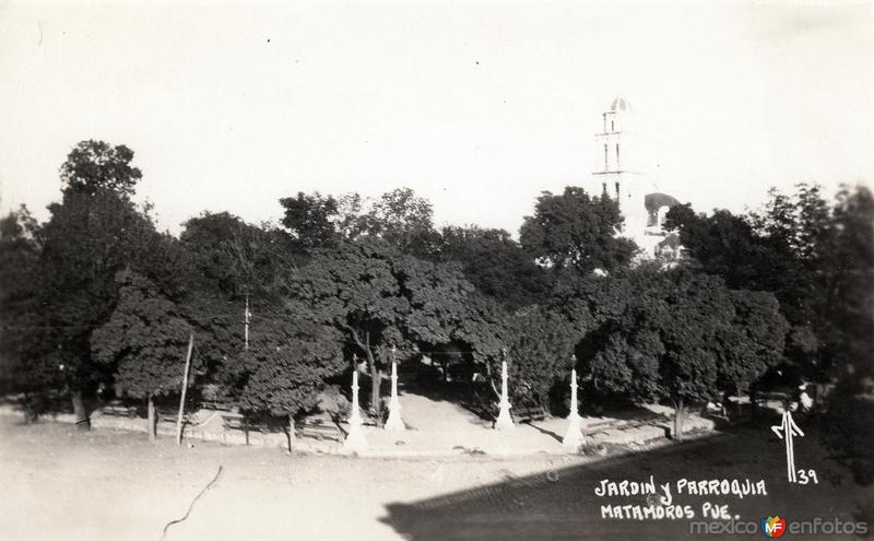 Fotos de Izúcar De Matamoros, Puebla: Jardín y Parroquia