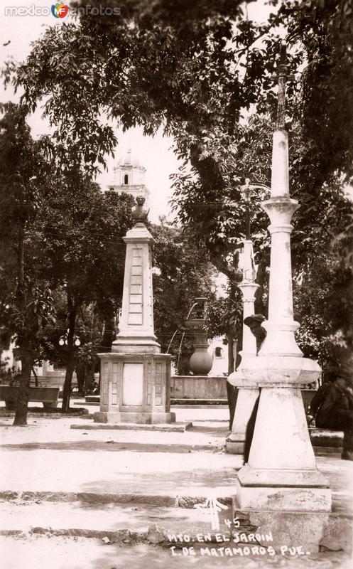 Fotos de Izúcar De Matamoros, Puebla: Monumento en el Jardín