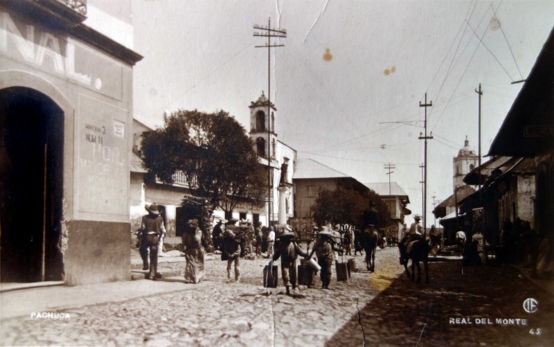 Fotos de Mineral Del Monte, Hidalgo: REAL DEL MONTE Escena Callejera Aguadorers