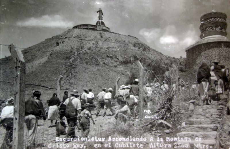 Fotos de Silao, Guanajuato: Excursionistas ascendiendo el cerro de Cristo Rey