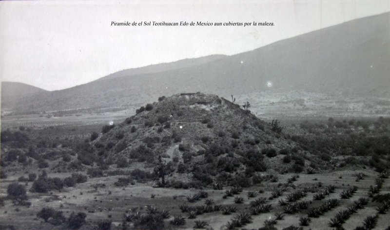 Fotos de Teotihuacán, México: Piramide de el Sol Teotihuacan Edo de Mexico aun cubiertas por la maleza..