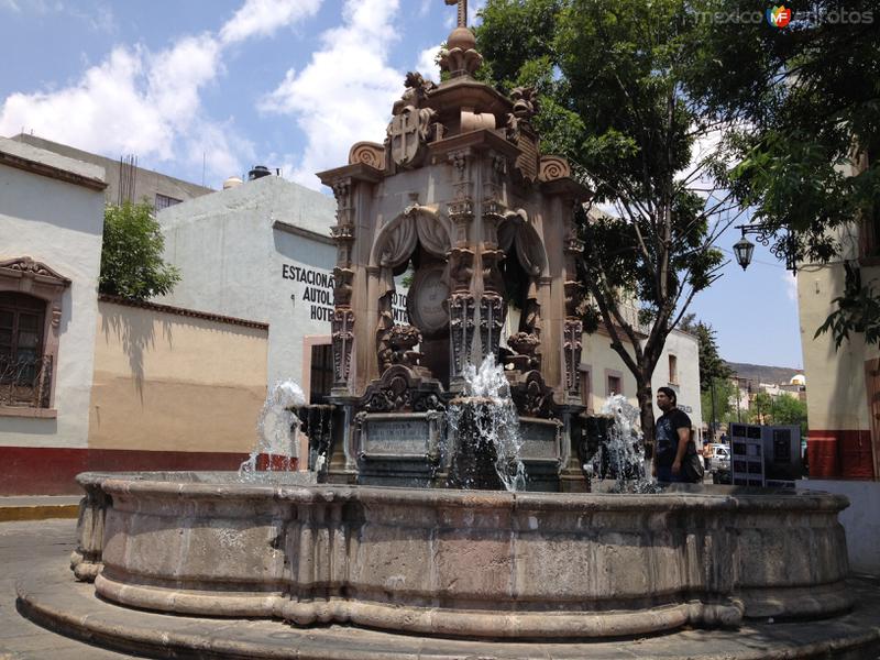 Fotos de Zacatecas, Zacatecas: Fuente de cantera. Abril/2017