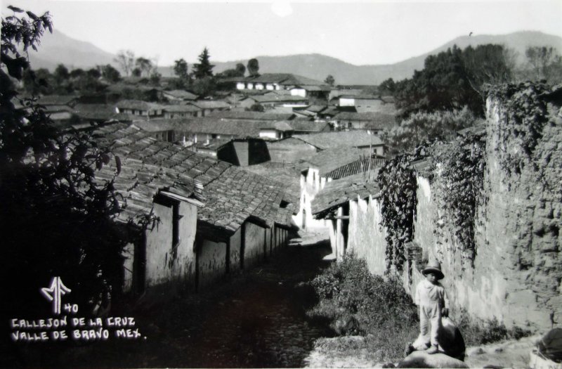 Fotos de Valle De Bravo, México: Callejon de la Cruz.