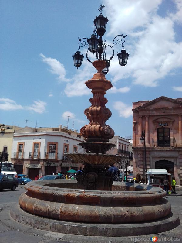 Fotos de Zacatecas, Zacatecas: Fuente de los Faroles. Abril/2017