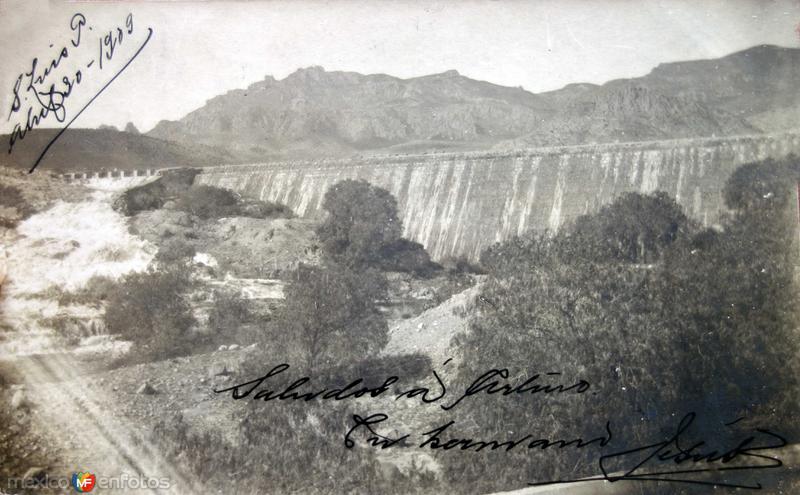 Fotos de Presa De San José, San Luis Potosí: Escena de una Presa ( Fechada el 30 de Abril de 1909 ).