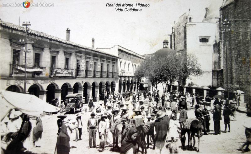 Fotos de Mineral Del Monte, Hidalgo: Vida cotidiana en Calle principal.