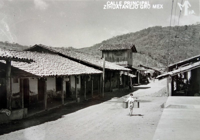 Fotos de Ixtapa Zihuatanejo, Guerrero: Calle principal.