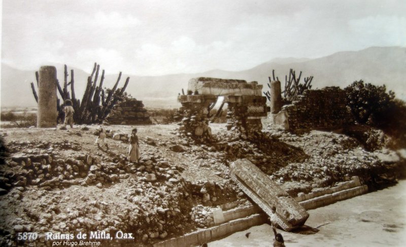 Fotos de Mitla, Oaxaca: Las Ruinas Arqueologicas de Mitla por Hugo Brehme.