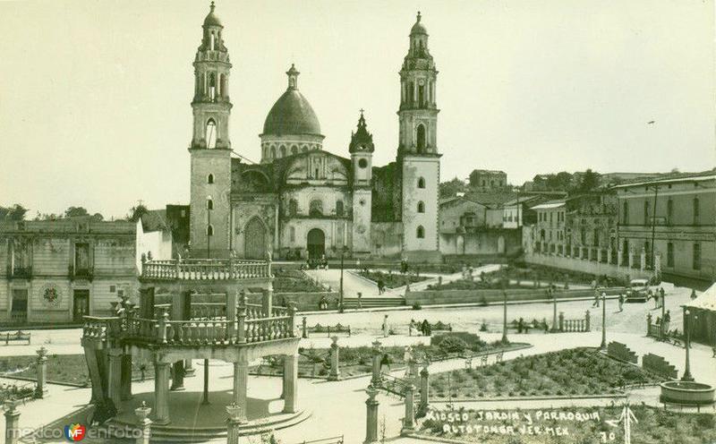 Fotos de Altotonga, Veracruz: Kiosko jardín y Parroquía