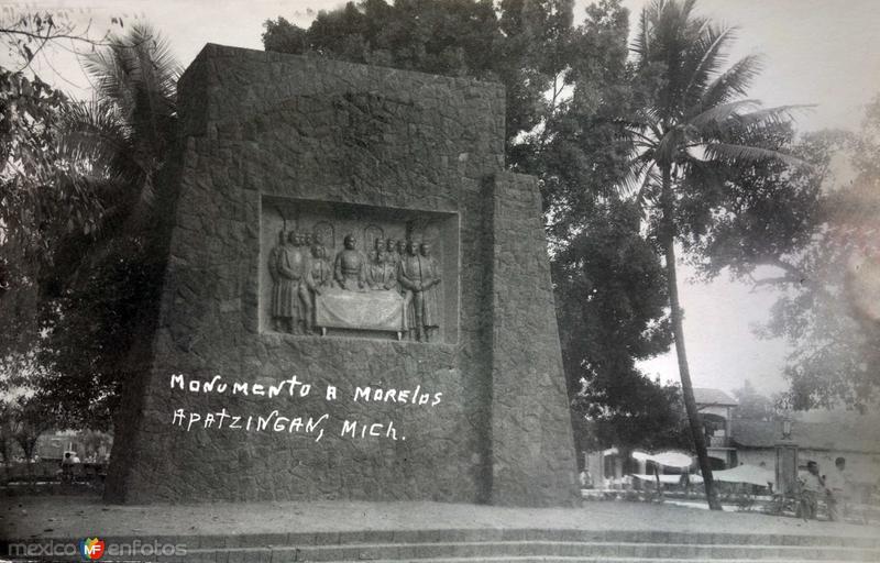 Fotos de Apatzingán, Michoacán: Monumento a Morelos.