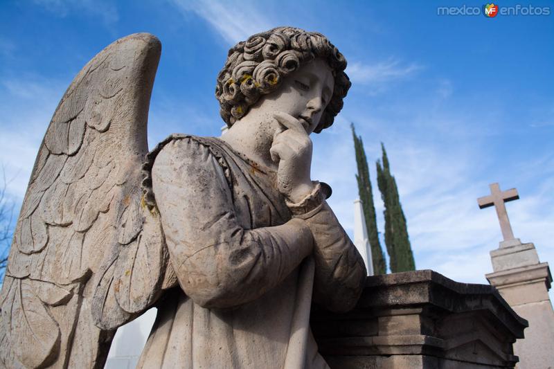 Fotos de Durango, Durango: Museo de Arte Funerario Benigno Montoya: Ángel Apocalíptico