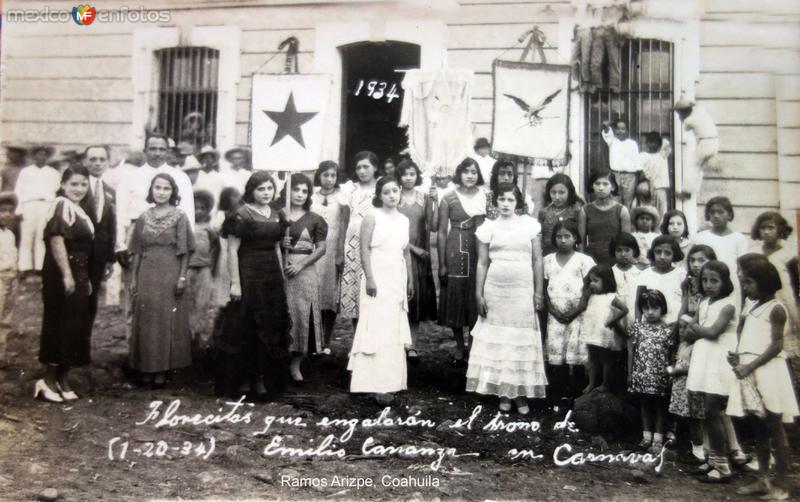 Fotos de Ramos Arizpe, Coahuila: Florecitas que engalanaron el trono en honor a Emilio Carranza 1934.