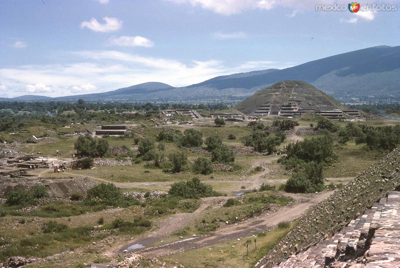 Fotos de Teotihuacán, México: Pirámide de la Luna (1963)