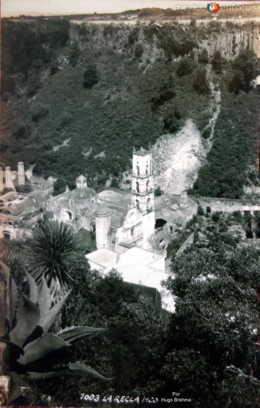 Fotos de Santa María Regla, Hidalgo: La Iglesia Por el Fotógrafo Hugo Brehme.