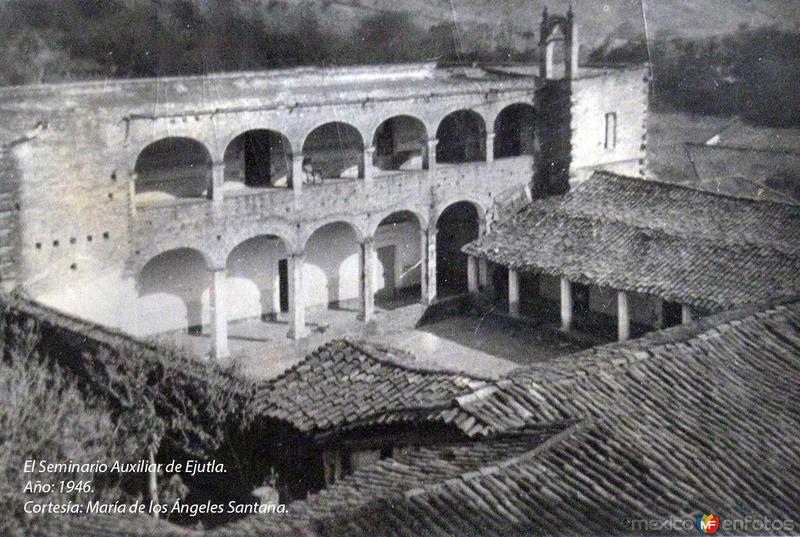 Fotos de Ejutla, Jalisco: El Seminario Auxiliar en 1946. (Cortesía: María de los Ángeles González Santana)