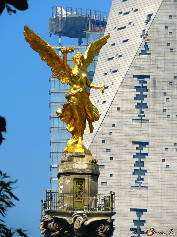 Fotos de Ciudad De México, Distrito Federal: El Angel con los nuevos guardianes de reforma.