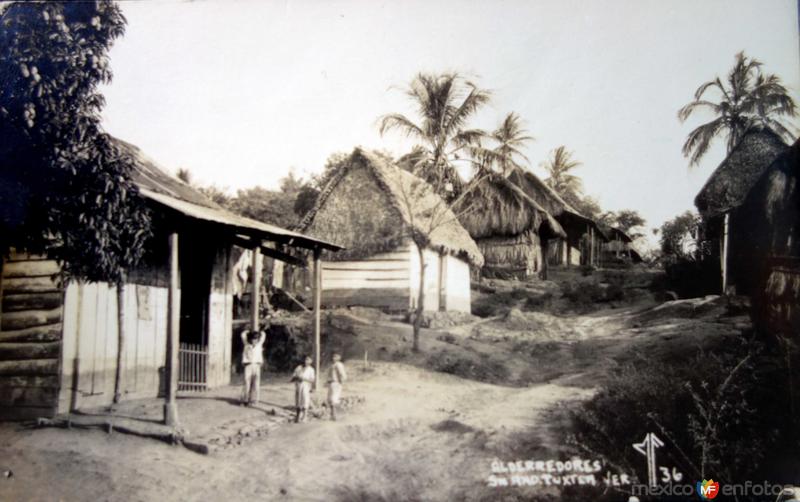 Fotos de San Andrés Tuxtla, Veracruz: Alderredores ( Circulada el 5 de Enero de 1946 ).