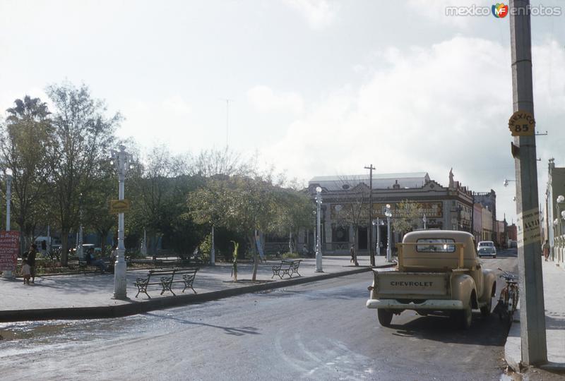 Fotos de Linares, Nuevo León: Plaza principal de Linares (1957)