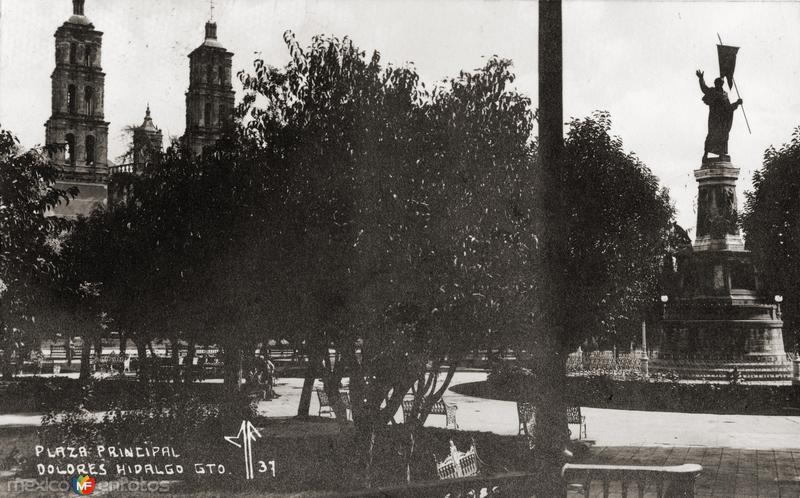 Fotos de Dolores Hidalgo, Guanajuato: Plaza Principal y Monumento a Miguel Hidalgo