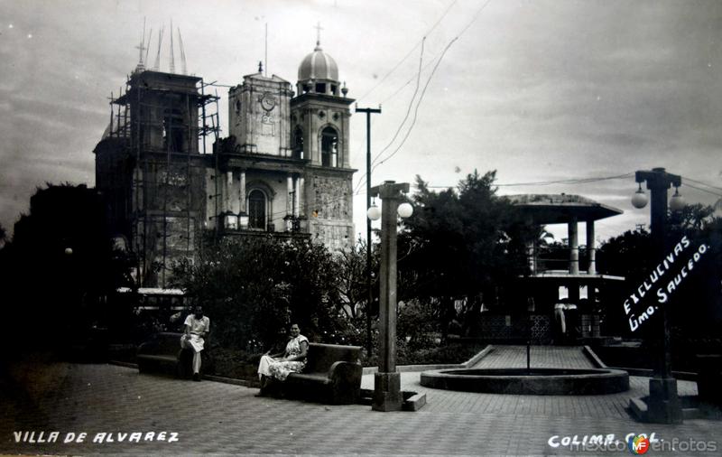 Fotos de Villa De Álvarez, Colima: Templo y Plaza.