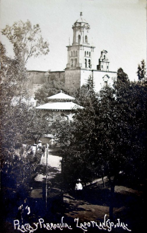 Fotos de Zapotlanejo, Jalisco: La Plaza y parroquia.