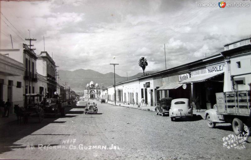 Fotos de Ciudad Guzmán, Jalisco: Avenida Reforma.