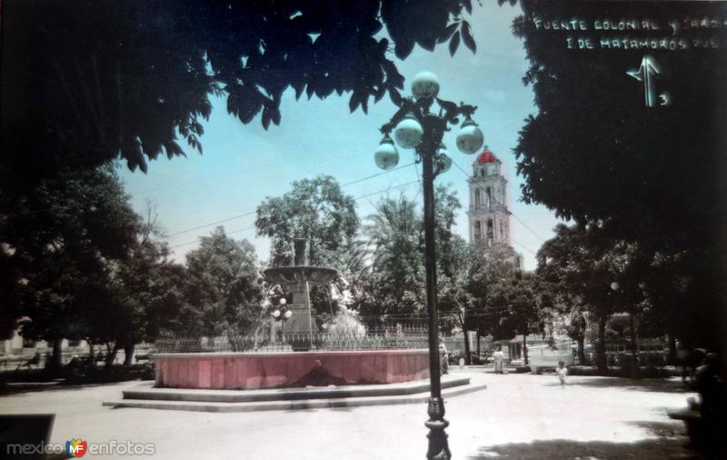 Fotos de Izúcar De Matamoros, Puebla: Fuente Colonial y jardin.