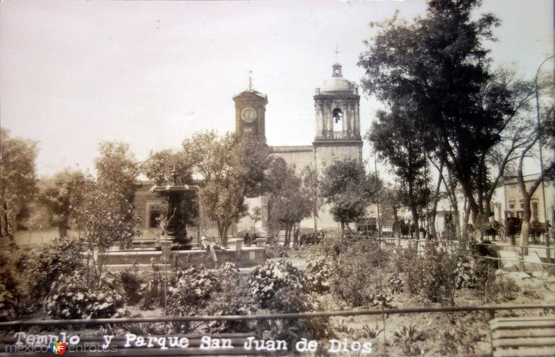 Fotos de Hidalgo Del Parral, Chihuahua:  Templo y parque de San Juan de Dios..