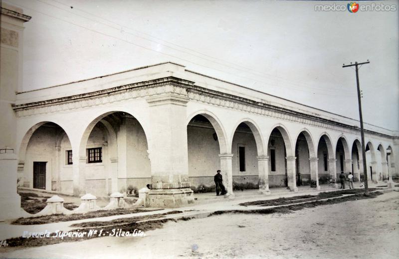 Fotos de Silao, Guanajuato: Escuela Superior Numero uno.