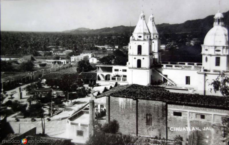 Fotos de Cihuatlán, Jalisco: La Iglesia y plaza.