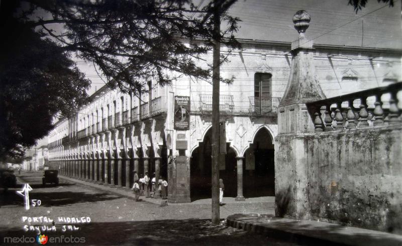 Fotos de Sayula, Jalisco: Portal Hidalgo ( Circulada el 10 de Enero de 1936 ).