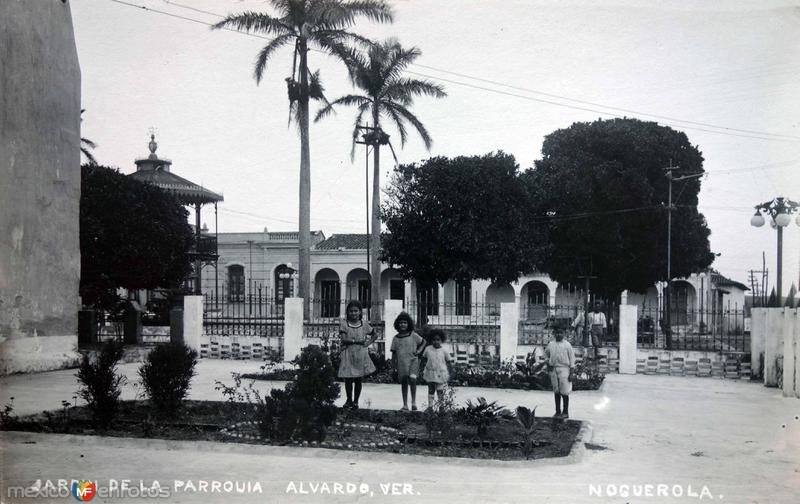 Fotos de Alvarado, Veracruz: Jardin de la Parroquia.