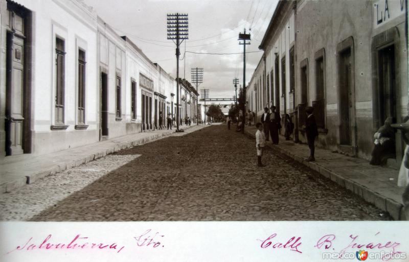 Fotos de Salvatierra, Guanajuato: Calle B. juarez.