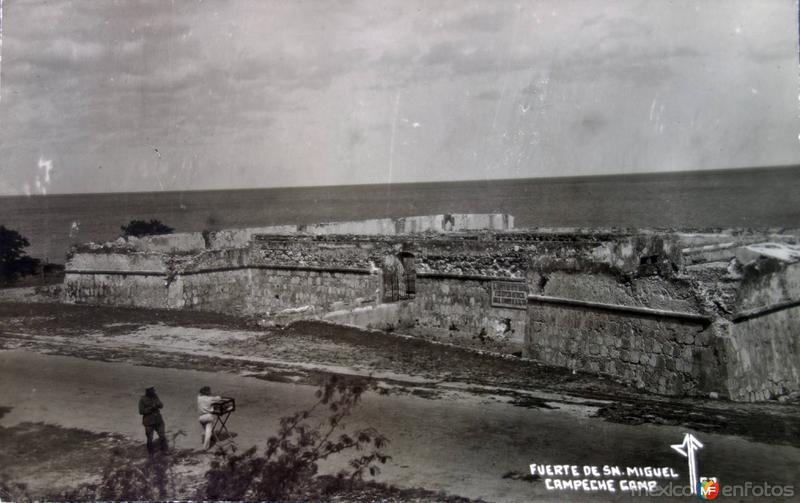 Fotos de Campeche, Campeche: Fuerte de San Miguel. ( Circulada el 30 de Junio de 1947 ).