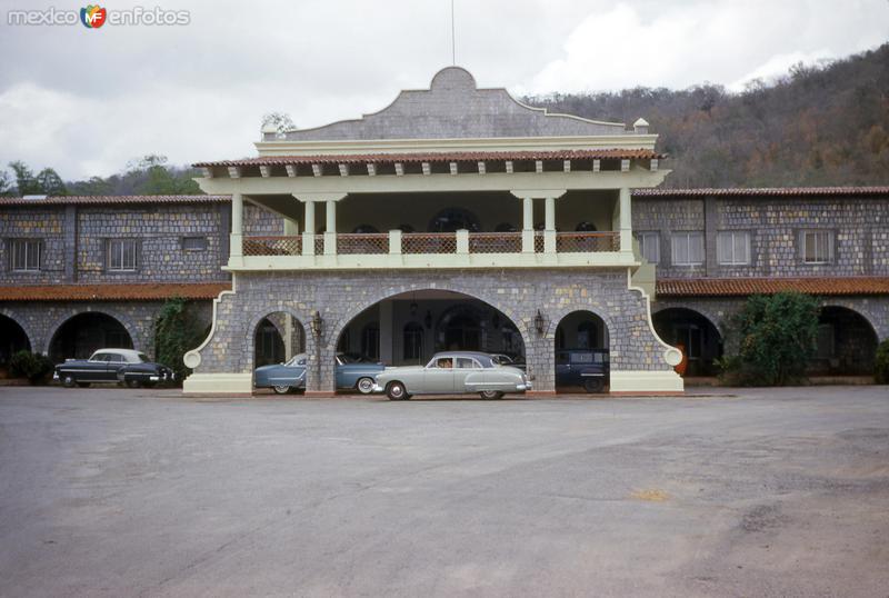 Fotos de Ciudad Valles, San Luis Potosí: Entrada al Hotel Taninul (1954)