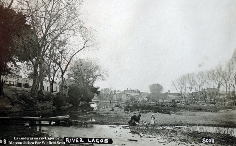 Fotos de Lagos De Moreno, Jalisco: Lavanderas en el Rio Lagos por Fotógrafo Winfield Scott.