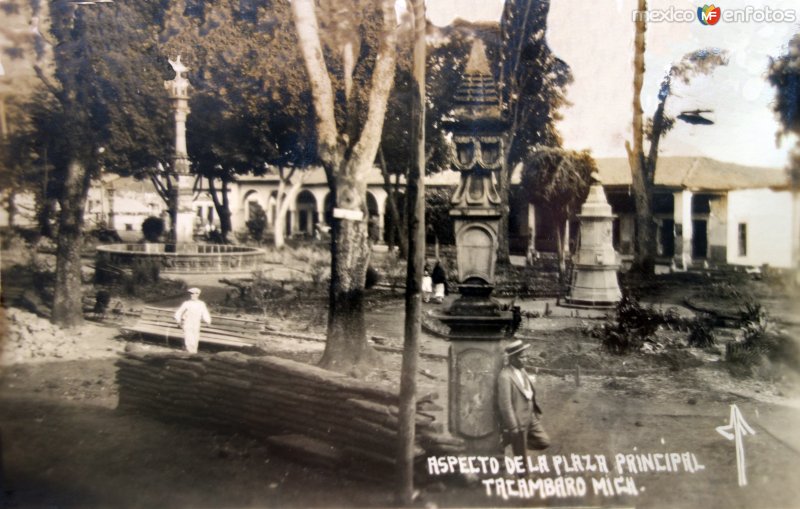 Fotos de Tacámbaro, Michoacán: Aspecto de La Plaza principal.