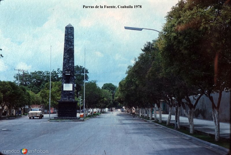 Fotos de Parras De La Fuente, Coahuila: Escena callejera 1978.