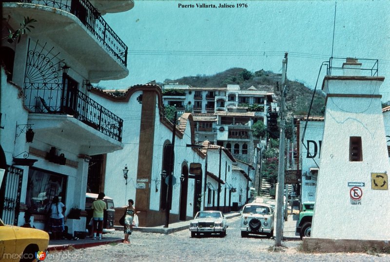 Fotos de Puerto Vallarta, Jalisco: Escena en Nuevo Vallarta, Jalisco 1976 .