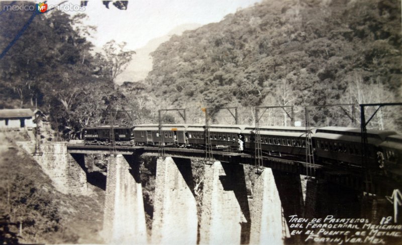 Fotos de Fortín De Las Flores, Veracruz: Tren de pasajeros en el puente de Metlac.