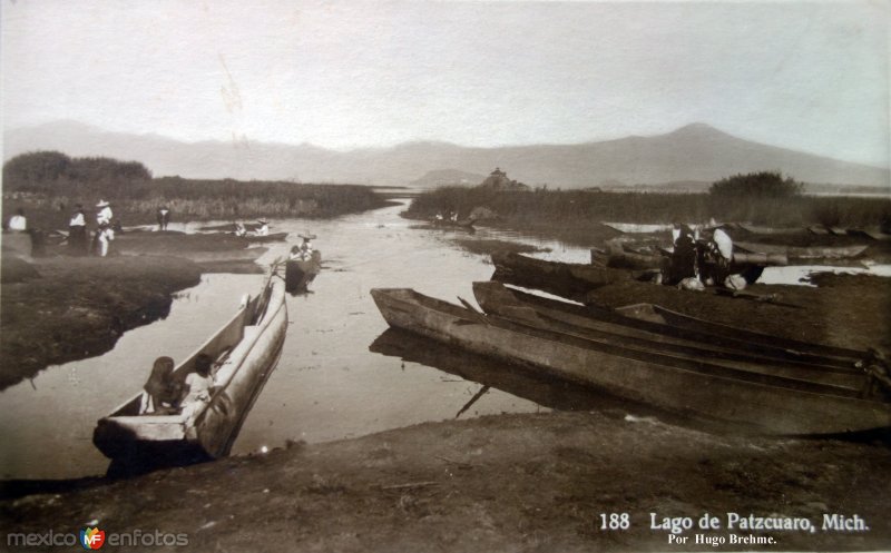 Fotos de Pátzcuaro, Michoacán: Lago de Patzcuaro por el Fotógrafo Hugo Brehme.