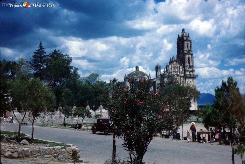 Fotos de Tepotzotlán, México: La Iglesia de Tepotzotlán, México 1946.