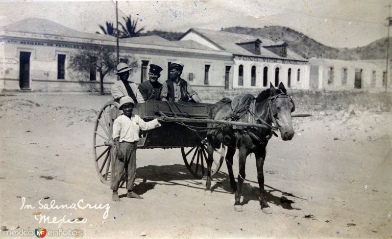 Fotos de Salina Cruz, Oaxaca: Cia Mexicana de Petroleos.