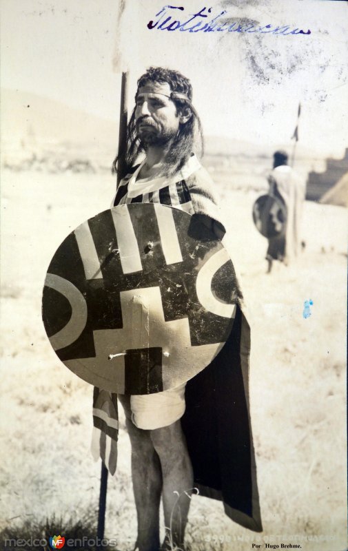 Fotos de Teotihuacán, México: Un Indio Por el Fotógrafo Hugo Brehme.  ( Circulada el 16 de Enero de 1936 ).