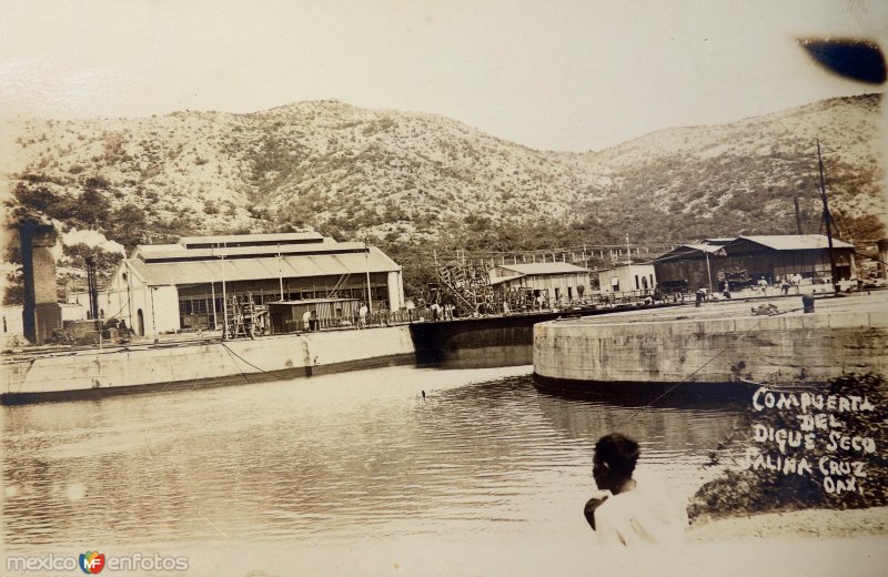 Fotos de Salina Cruz, Oaxaca: Compuerta del dique seco.