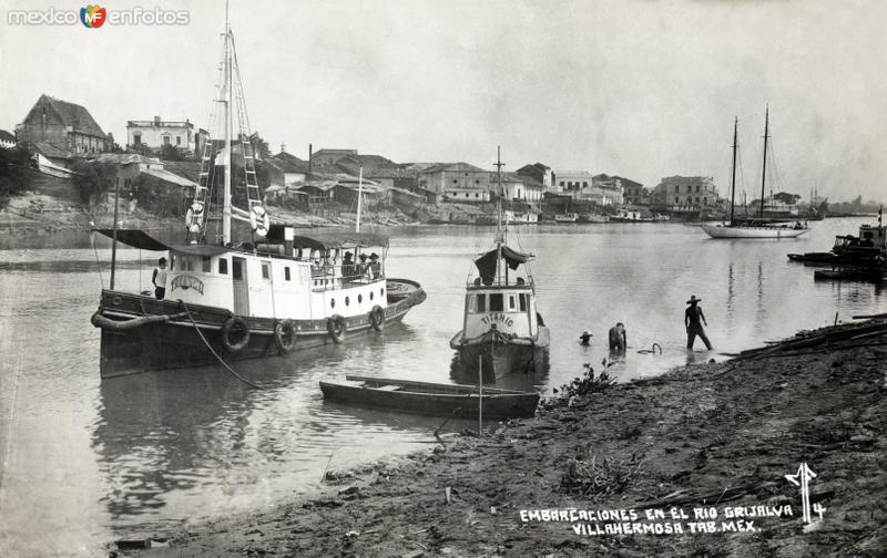 Fotos de Villahermosa, Tabasco: Embarcaciones en el Río Gijalva (con versión mexicana del RMS Titanic)